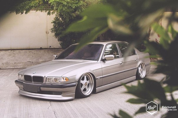 BMW 7 Series E38 - 7