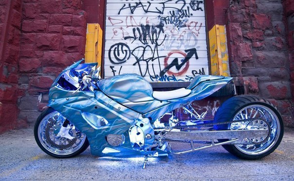 Custom GSXR 1000 - 4