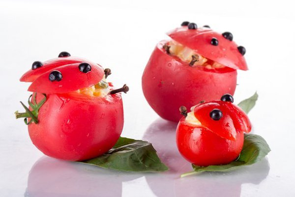 8 простых и красивых закусок из помидоров. Розочки. Для приготовления такой закуски хорошо подойдут ... - 7