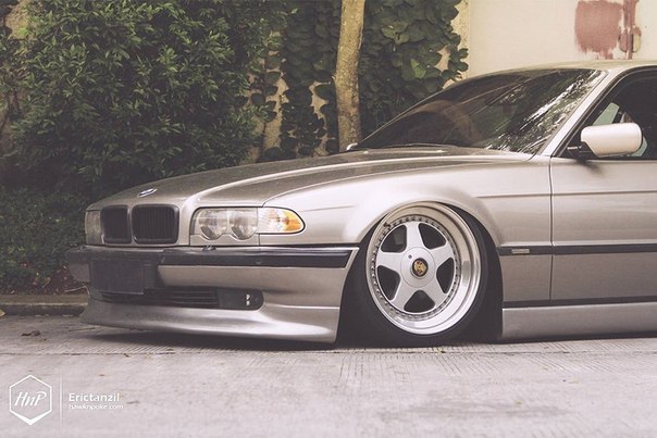 BMW 7 Series E38 - 5