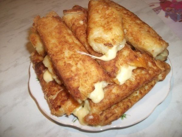 Картофельные палочки с сыром.Хрустящая корочка, картофель и мягкий сыр внутри. Вкусно)Ингредиенты:5 ...