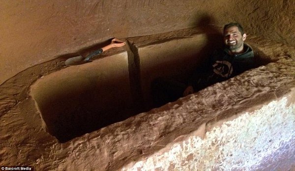 Австралия , мужчина превратил пещеру возрастом в 250 миллионов лет в уютное жилище с канализацией, ... - 4