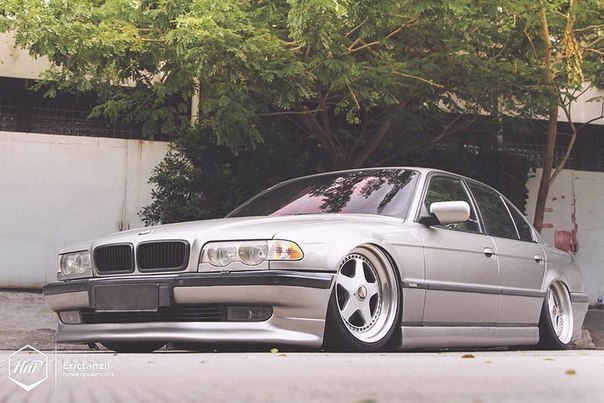 BMW 7 Series E38 - 4