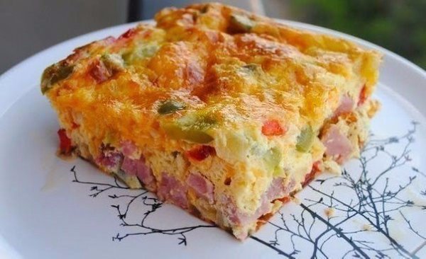 ОЧЕНЬ ВКУСНЫЙ ОМЛЕТ.Ингредиенты: половина большой луковицы 1 средний зеленый сладкий перец половинка ...