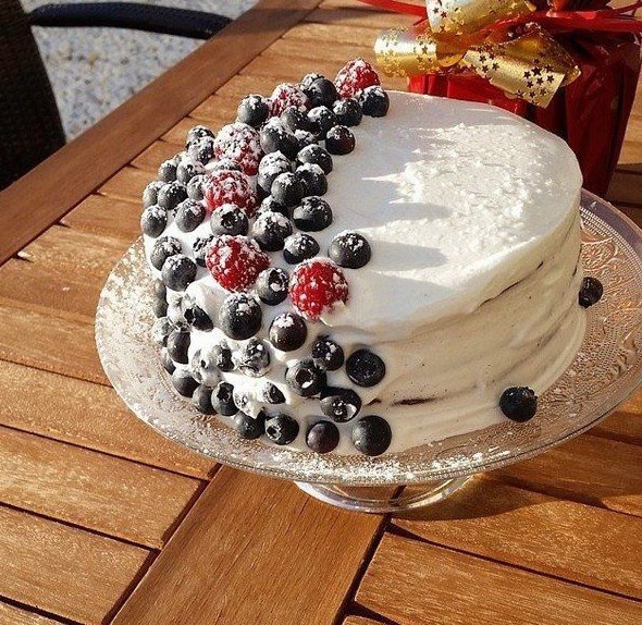 ЗИМНИЙ БРАУНИ.Ингредиенты:- Масло сливочное - 130 г- Шоколад черный 70% - 250 г- Сахар - стакана- ...