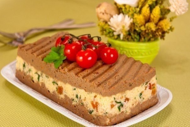 Паштет с куриной печенью и сыром — нежнейший, яркий, вкусный паштет. Вместо куриной печени можно ...