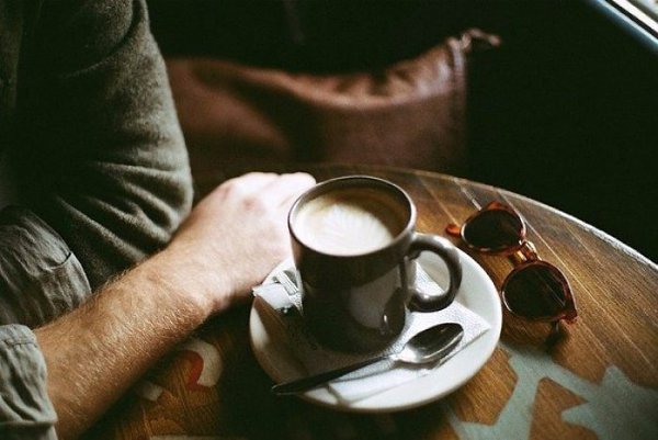 100 книг, по которым мы узнаем своих.Редакция «Русского репортера» провела уникальное исследование, ...