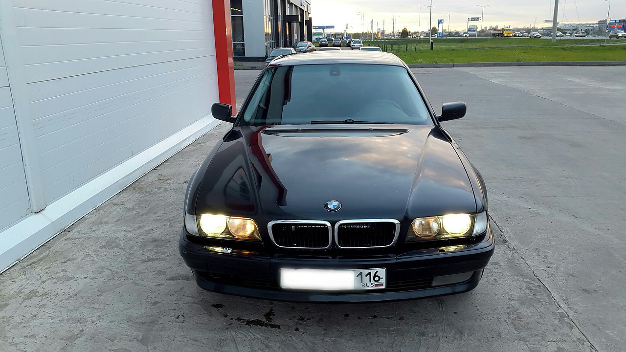 BMW 728i