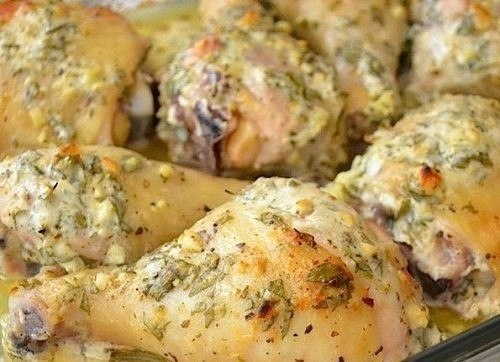 Куриные голени в сметанном маринаде.Ингредиенты:-Курица голени — 1300 г-Сметана — 1 стакан-Лимон — 1 ...