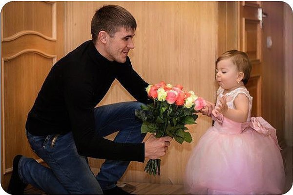Мужчина должен любить трех женщин: ту, которая его родила; ту, которая ему родит; и ту, которая у ...