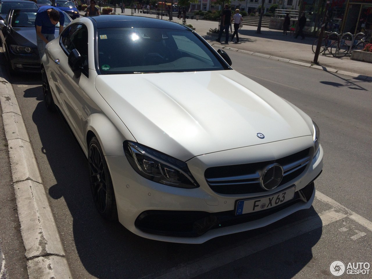 Mercedes-Benz - 24  2016  15:47