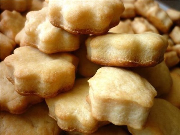 Печенье из плавленных сырков! Очень просто, вкусно и без сахара! Ингредиенты: -2 плавленных сырка- 2 ...