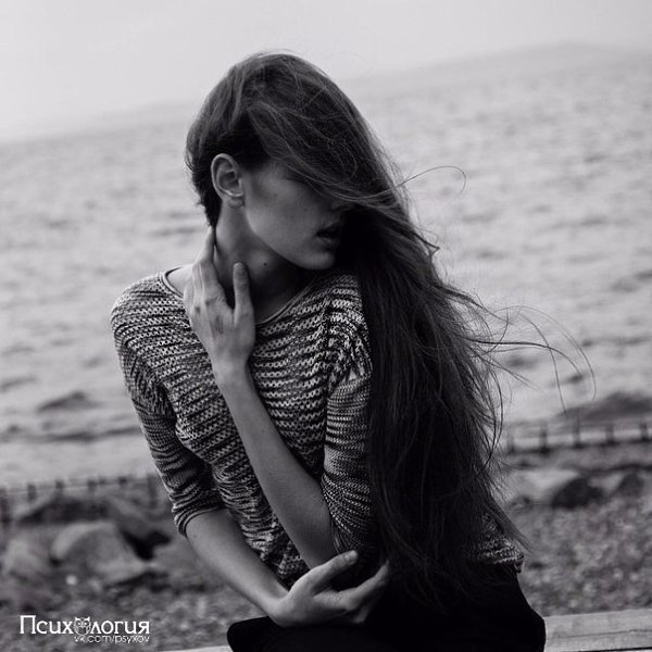 Не лезьте в душу, не смакуйте: «Кто? С кем? Когда? И почему?» , Ведь жизнь чужая - лес дремучий, ...