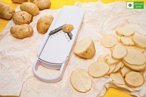 Картофель, запеченный с сыром и зеленью.Ингредиенты:8-10 шт. картошки среднего размера250 гр. ... - 5