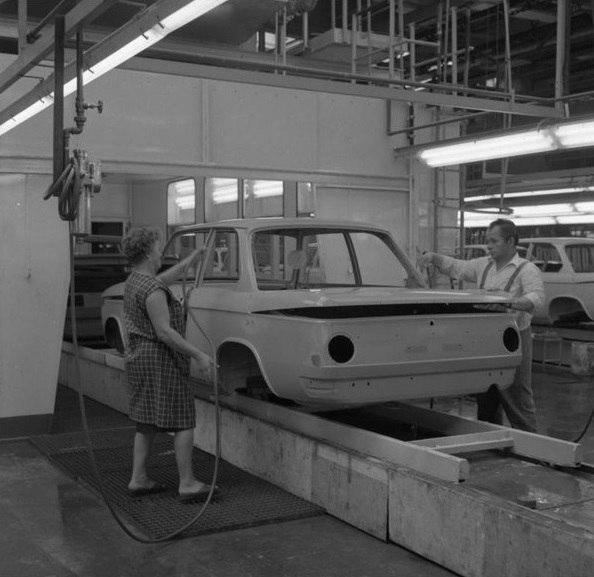  BMW  60-   . - 6
