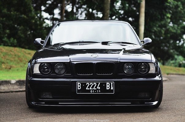 BMW M5 E34       BMW M 
