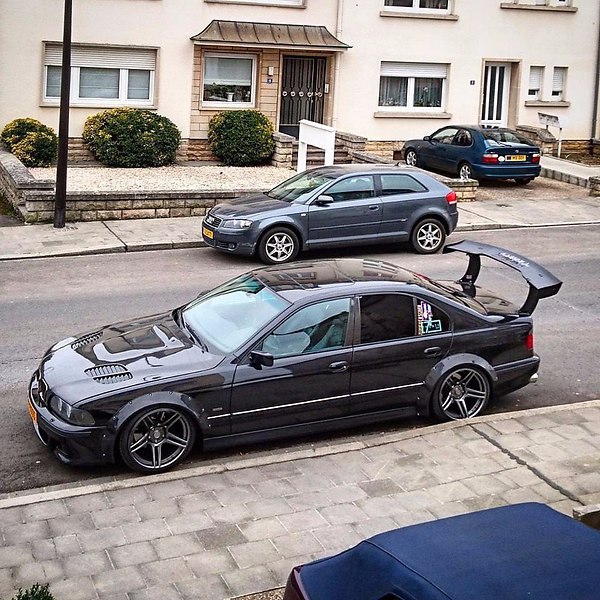 BMW 5-Series (E39)