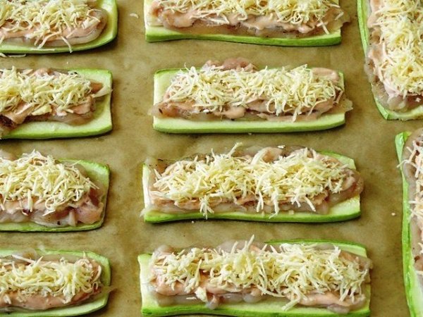 Кабачковые рулетики. На 100 гр - 35.3 ккал белки - 8.5 жиры - 2.03 углеводы - 4 Калорийность на 100 ... - 8