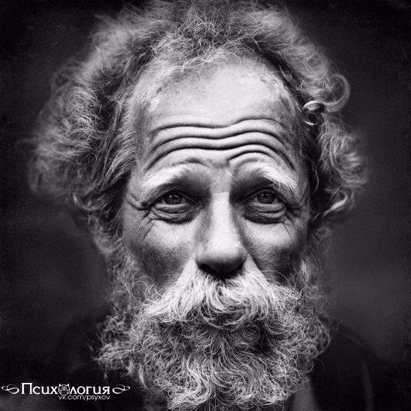 Цените своих родителей! Один старый мужчина переехал жить к своему сыну, невестке и четырехлетнему ...
