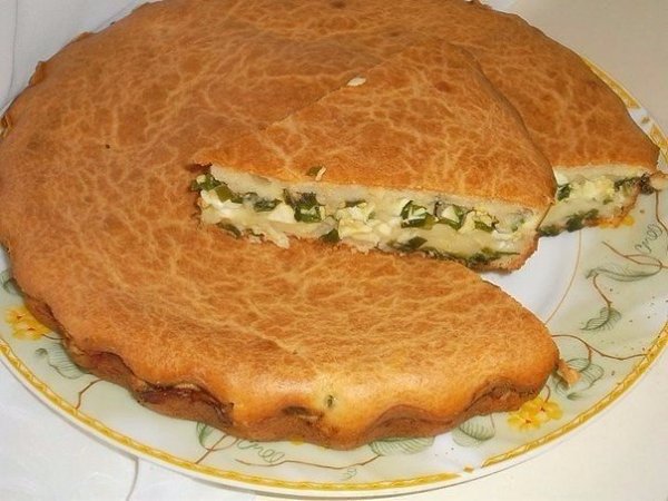 Заливной пирог с зелёным луком и яйцом.Ингредиенты:Сметана — 350 гМасло сливочное — 150 гМука — ...