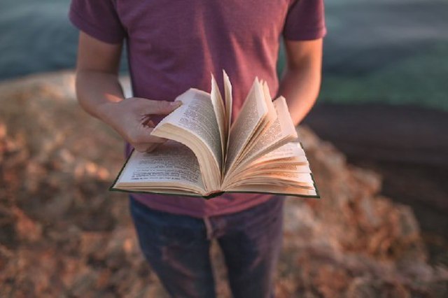Какие 30 книг стоит прочесть до 30-ти? Время, которое ты якобы проводишь с пользой, сидя в интернете ...