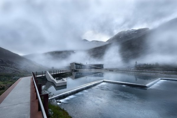 Trollstigen Visitor Centre - 8