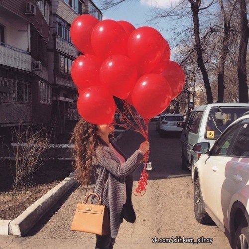 Одиноких женщин не бывает. Есть свободные и не определившиеся.