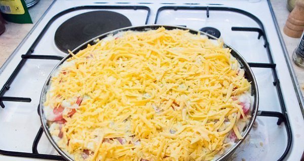 МЯСНАЯ ЗАПЕКАНКА .ИНГРЕДИЕНТЫ: Свиная шейная вырезка - 1,5 кг. Лук репчатый средних размеров - 3 шт. ... - 8