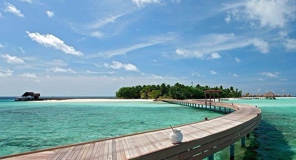  onstance Moofushi Resort  . - 6