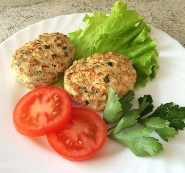 Куриные котлеты с кабачком и творогом! Отличный вариант для ужина! Итого на 100 грамм 79 ккал Б/Ж/У ...