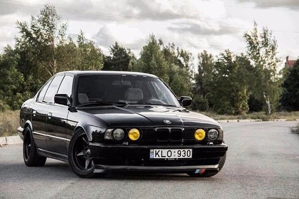 BMW M5 E34