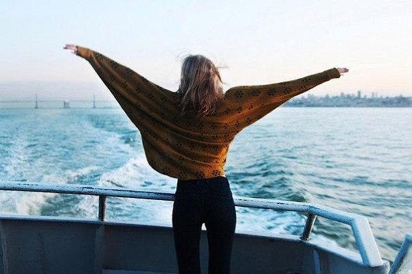 Уходи с дерьмовой работы, выкидывай хлам из квартиры. Дыши глубже. Не позволяй никому решать за ...