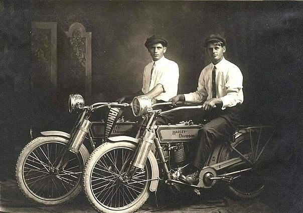         Harley Davidson, 1914 .