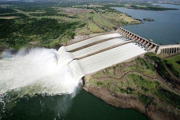 Дамба Итайпу (Itaipu) на границе Парагвая и Бразилии — самый большой гидроэлектрический комплекс в ...