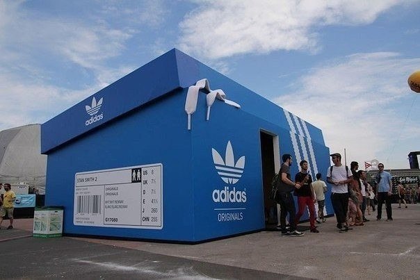  Adidas  