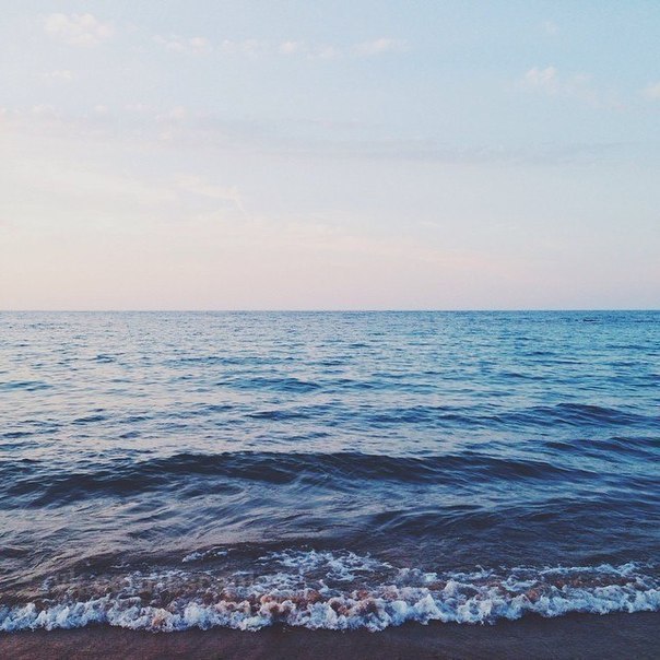 Разрушить всегда легче, чем построить. Обидеть – ... - Задумайся ...