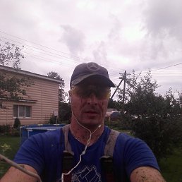 Aleksey, 49, 