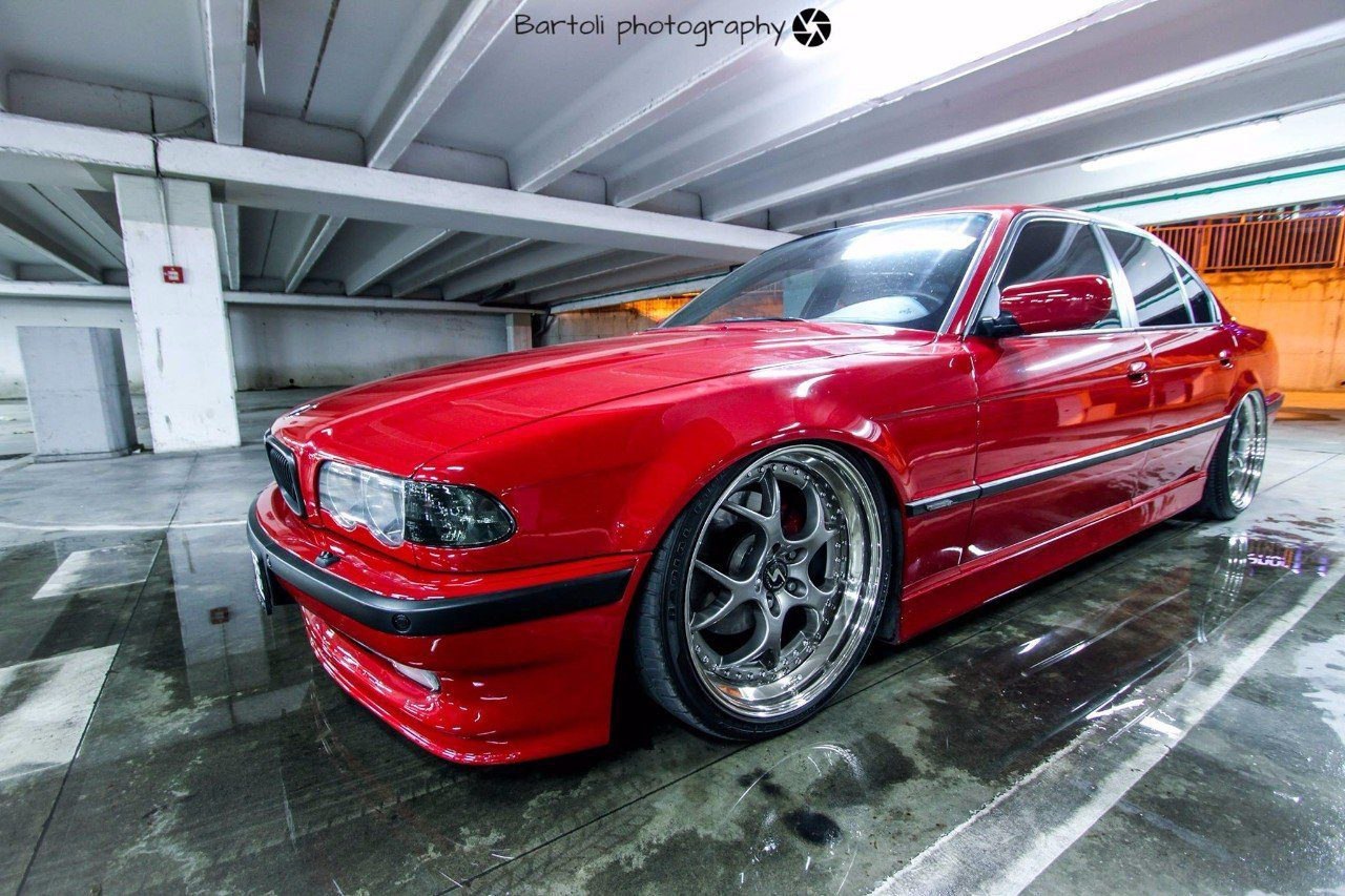 BMW (E38)