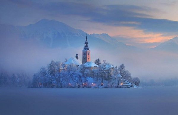 *.Мы привыкли жить в крупных городах, где количество населения превышает сотни тысяч человек. Однако ...