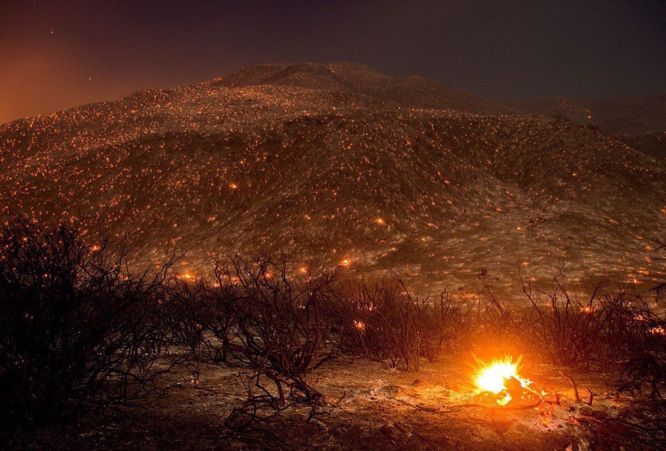 Место огня. Лесные пожары фото National Geographic. Noah Berger California Wild Forest. Чгоное фото. Nice Fire.