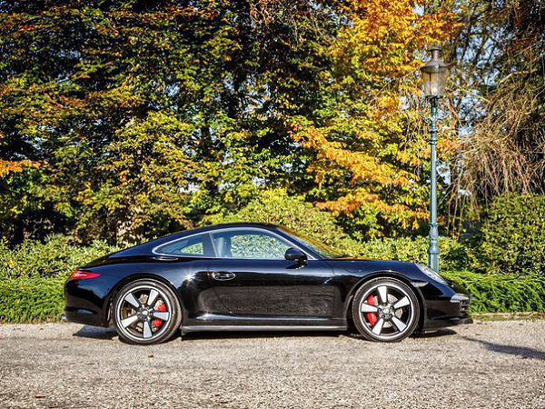 Porsche 911 50th Anniversary Edition - 6