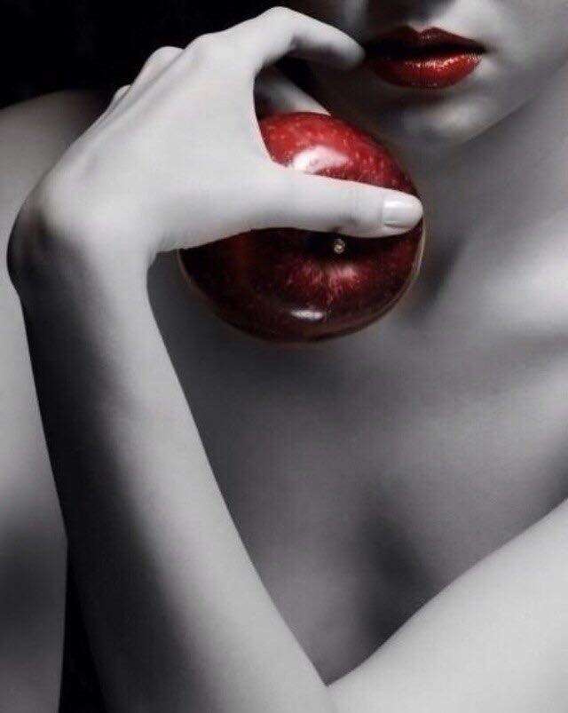 Р. Я Дикая Ведьма. Я - с шабаша гостья. Я - полной Луны незаконная дочь. Дари незнакомку-красотку с ...