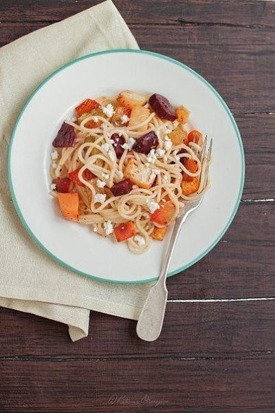 Подборка вкуснейших рецептов пасты! 1. Паста, запечённая с овощами и хлебом Ингредиенты Для соуса: ... - 5