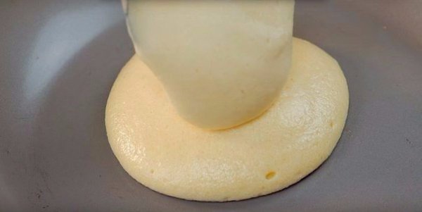 Ты больше не захочешь готовить оладьи иначе! Золотой рецепт. Вкусные пышные оладьи Ингредиенты: 5 ... - 7