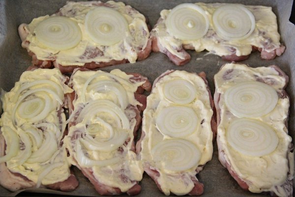 Свинина, запеченная с помидорами и сыром. Свинина, запеченная с помидорами и сыром, получается очень ... - 4
