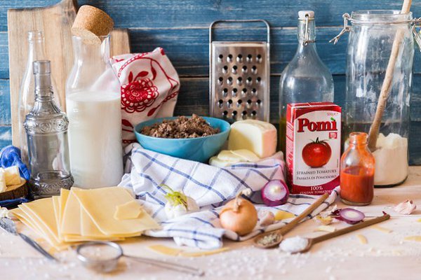Лазанья–роллы.Ингредиенты:Листы для лазаньи — 1 пачка Моцарелла (тертая) — 200 гФарш (говядина и ... - 2