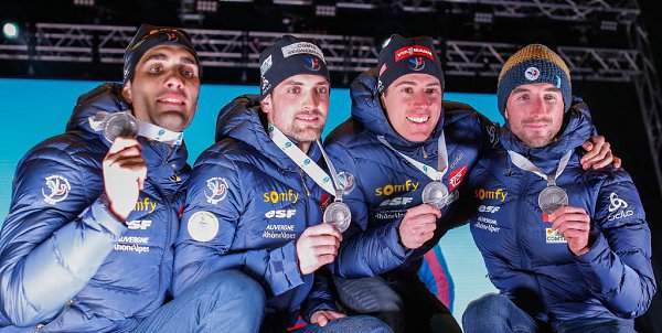 Серебряные призеры мужской эстафеты на чемпионате мира 2017 по биатлону - сборная Франции в составе ...