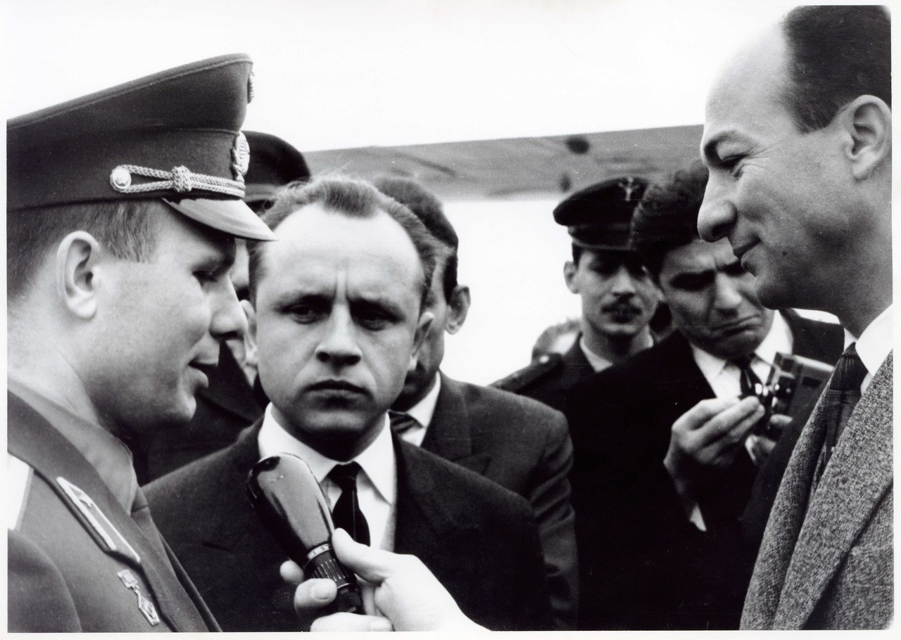 1962 .      - 8