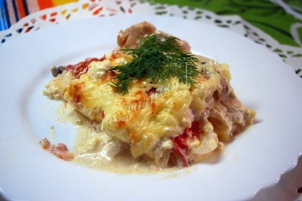 Куриная запеканка по-французски.Ингредиенты:Куриное филе - 400 грамм;Картофель - 2 шт;Лук - 1 ... - 9