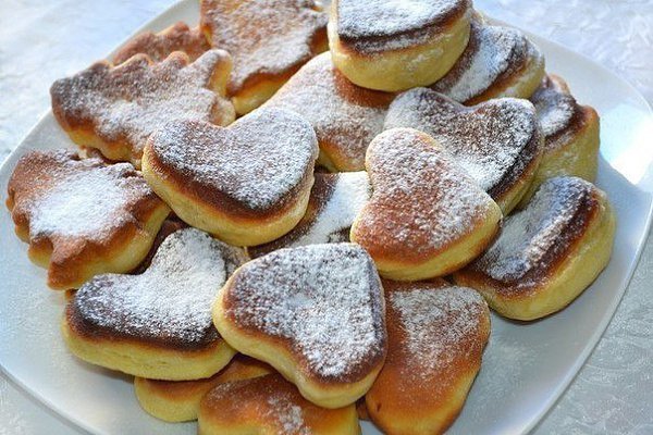 Пышки-малышки.Ингредиенты:Кефир — 250 гСахар — 5 ст. л.Сода — 1 ч. л. без горки Соль — 0,5 ч. л. ...